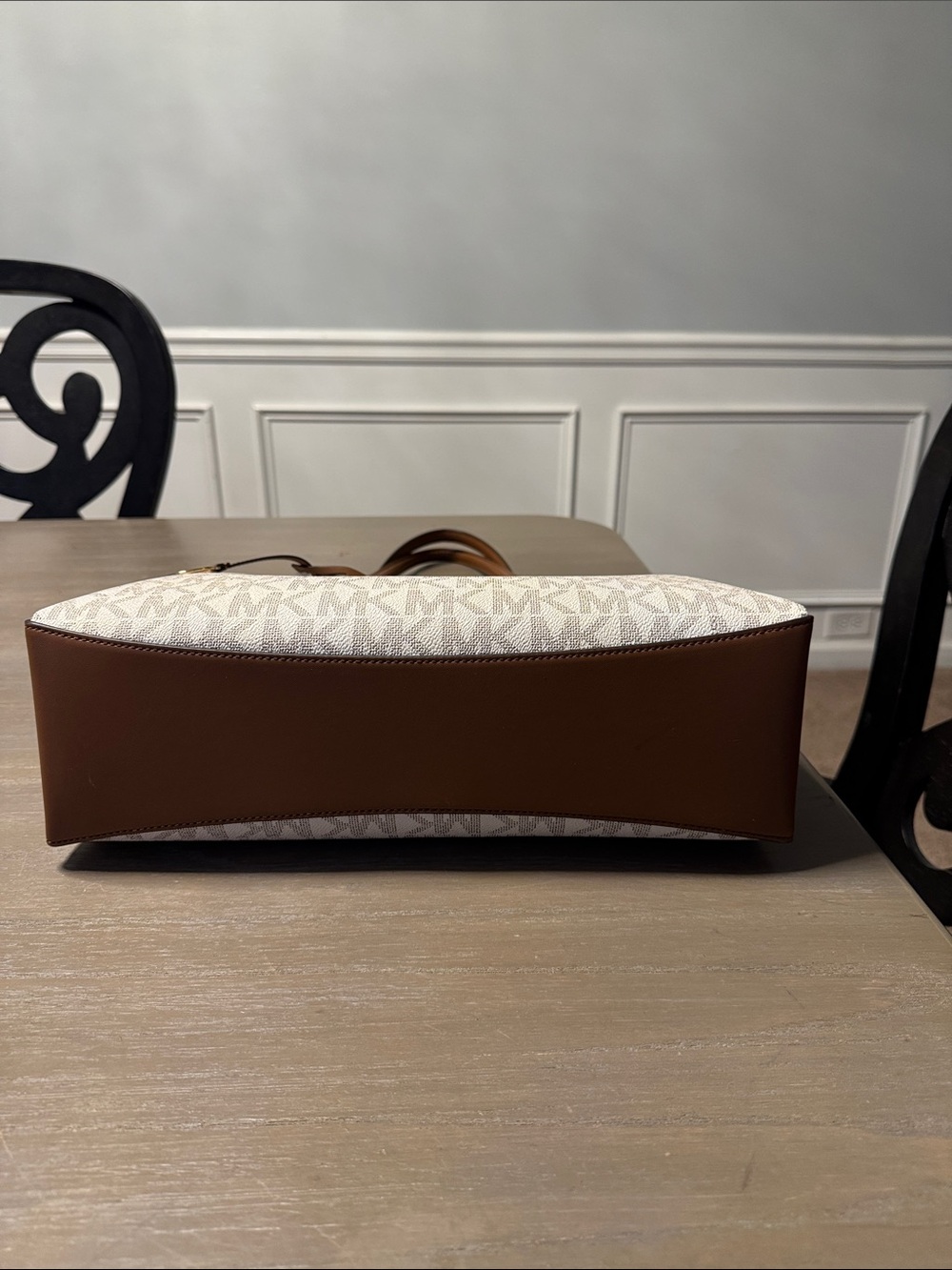 Michael Kors Cream and Brown Signature Tote - Picture 2 of 4